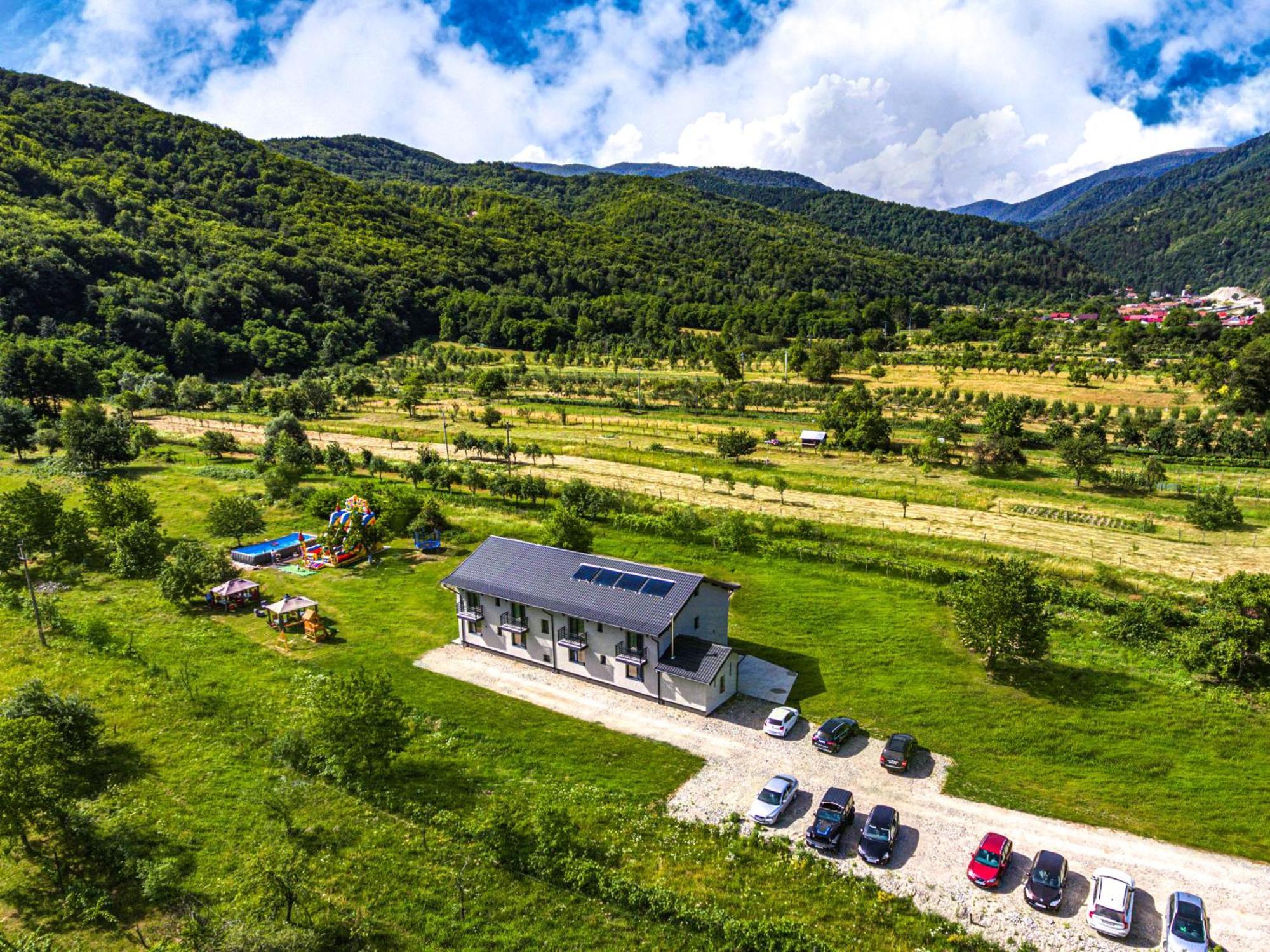 Transalpina Retreat Hotel Novaci-Străini Buitenkant foto